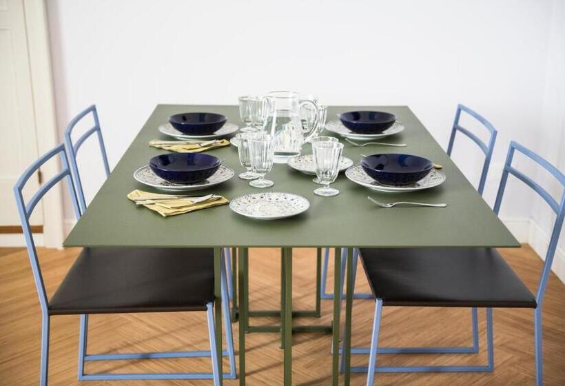 חדר משפחתי, Dimora Cummà Marì