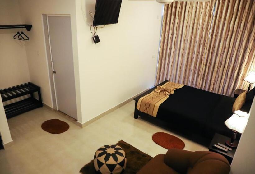 디럭스 룸, 4 Aces Ella