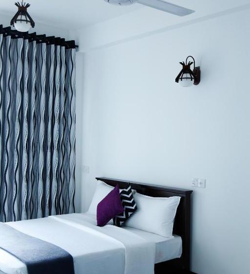 디럭스 룸, 4 Aces Ella