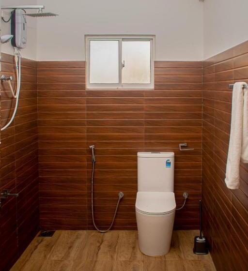 디럭스 트리플 룸, 4 Aces Ella