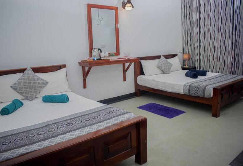 4인용 스탠다드 룸, 4 Aces Ella