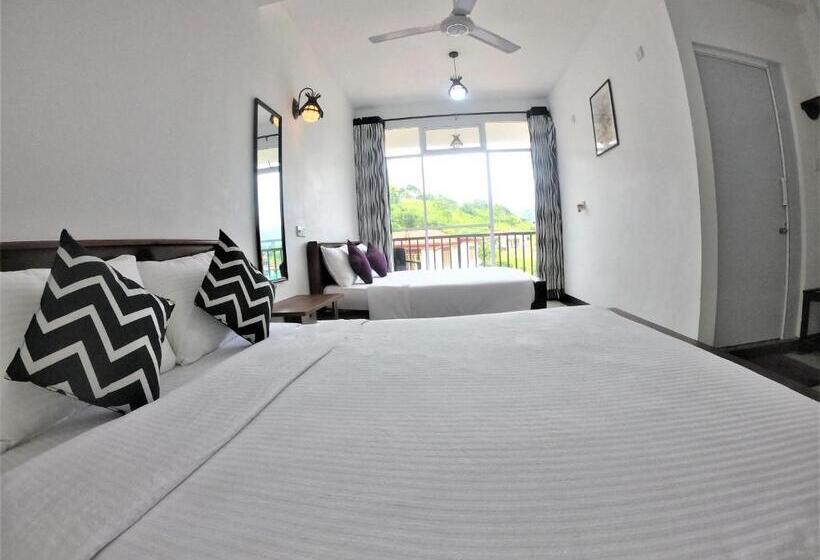 4인용 스탠다드 룸, 4 Aces Ella