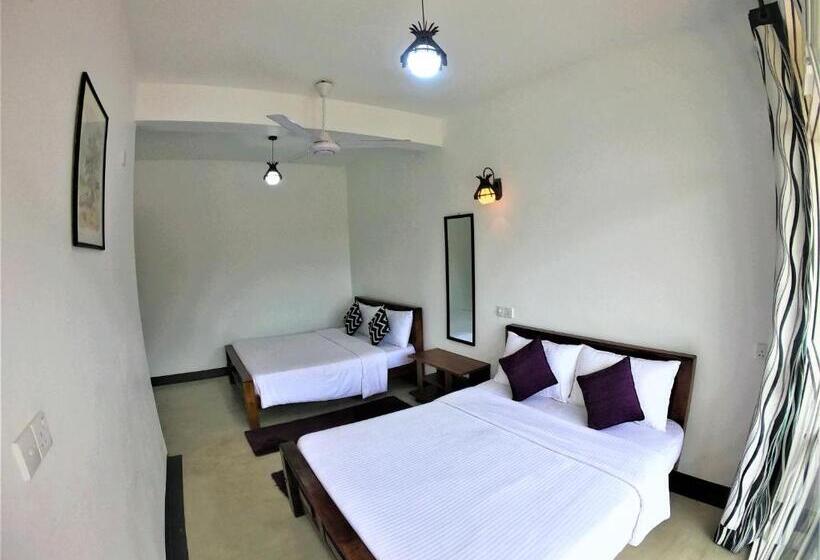 4인용 스탠다드 룸, 4 Aces Ella