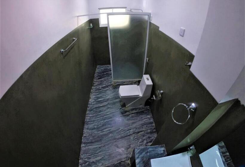 4인용 스탠다드 룸, 4 Aces Ella