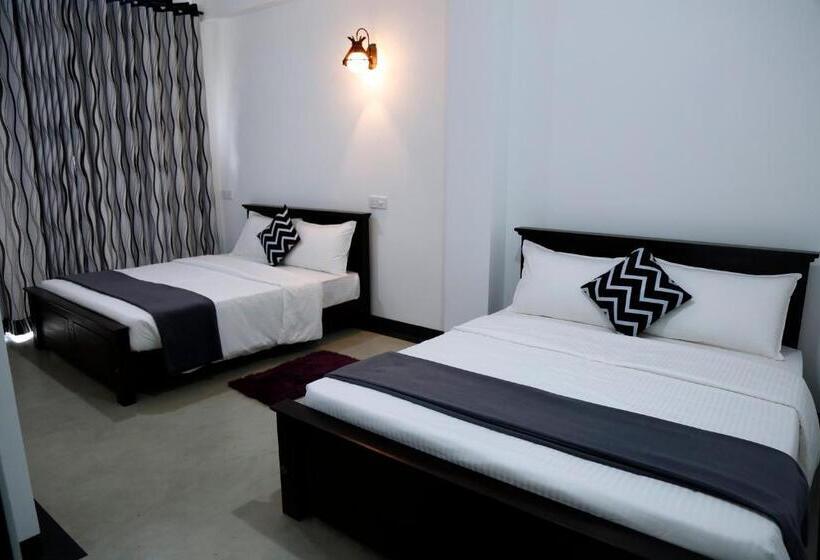 4인용 스탠다드 룸, 4 Aces Ella