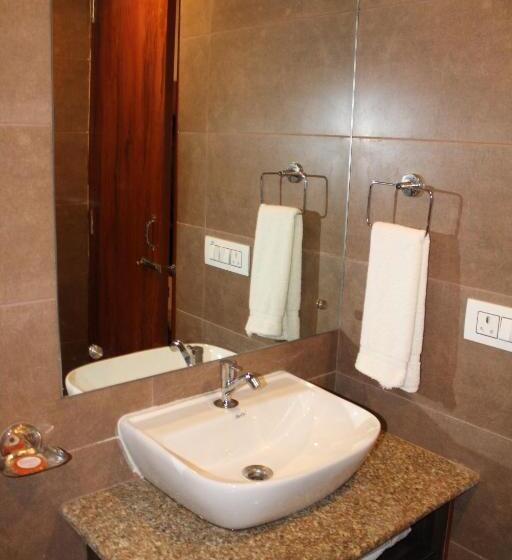 اتاق لوکس, Red Crown