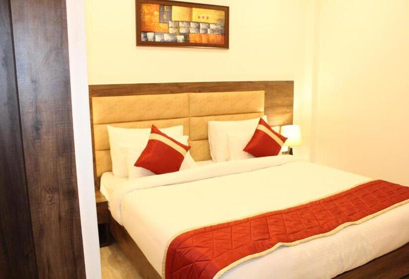 اتاق سوپریور با تخت بزرگ, Red Crown