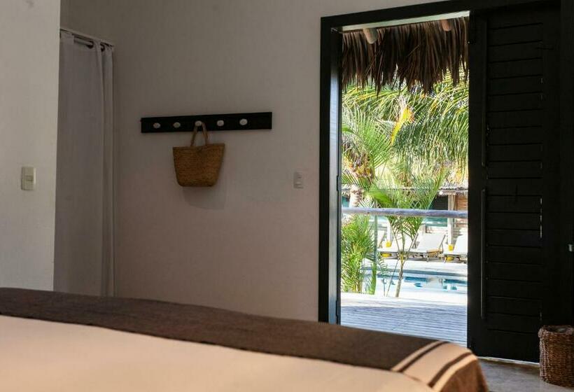 بنغل قياسي مطل على المسبح, & Restaurante Vilaveratheresa