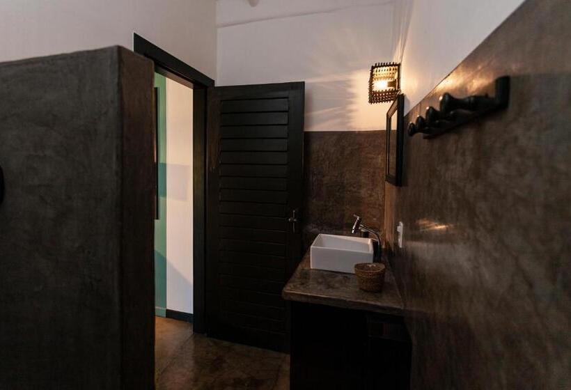 بنجلو ديلوكس, & Restaurante Vilaveratheresa