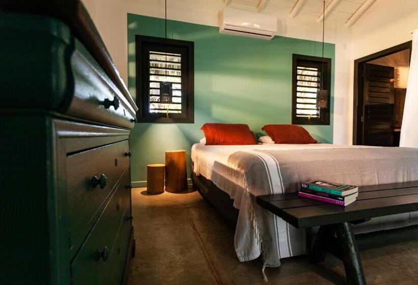 بنجلو ديلوكس, & Restaurante Vilaveratheresa