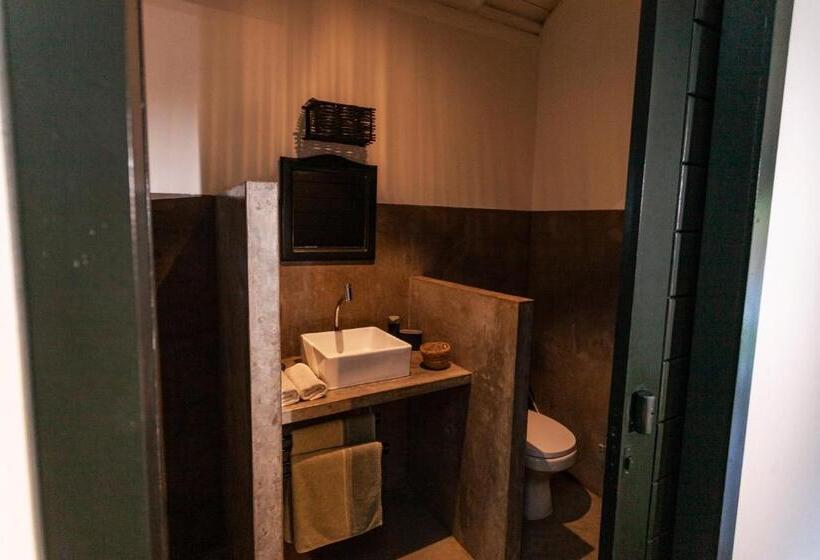 بنجلو قياسى مطلّ علي الحديقة, & Restaurante Vilaveratheresa