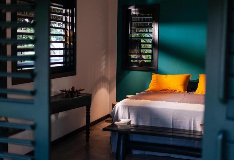 بنجلو قياسى مطلّ علي الحديقة, & Restaurante Vilaveratheresa