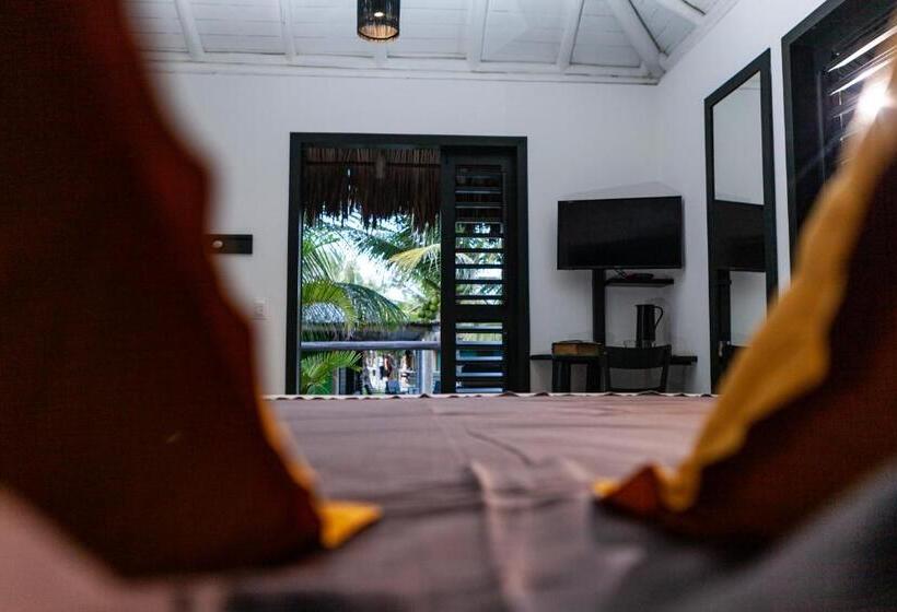 بنجلو قياسى مطلّ علي الحديقة, & Restaurante Vilaveratheresa