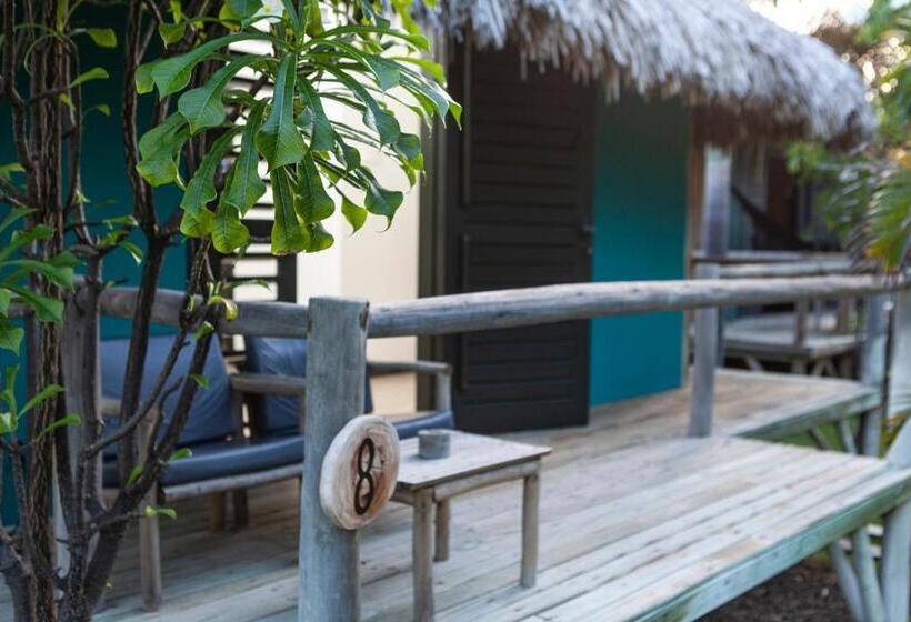 بنجلو قياسى مطلّ علي الحديقة, & Restaurante Vilaveratheresa