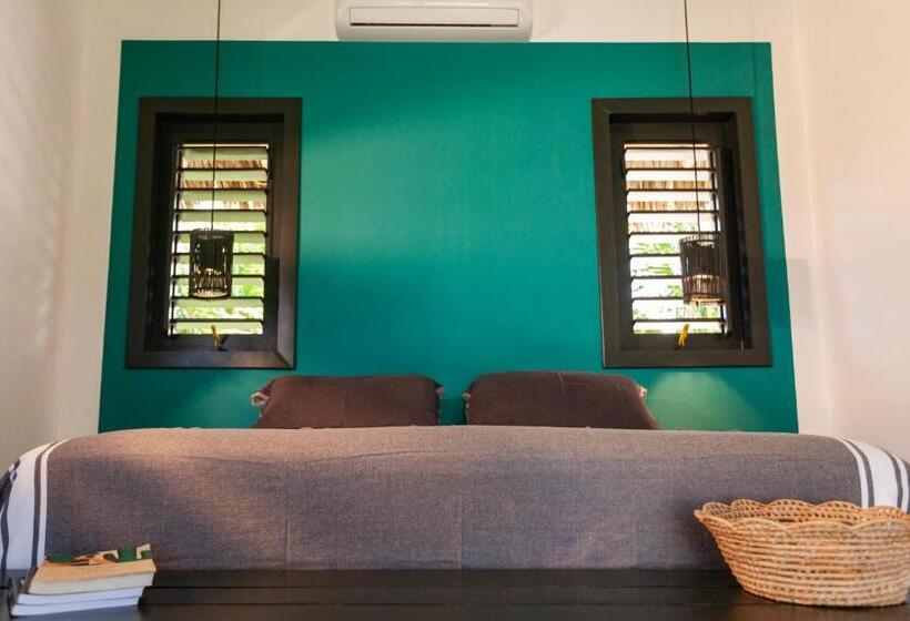 بنجلو قياسى مطلّ علي الحديقة, & Restaurante Vilaveratheresa