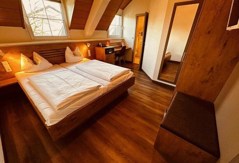 غرفة قياسية, Und Wirtshaus Löwen