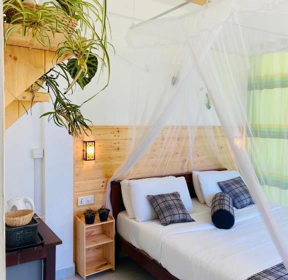 Deluxe Rum, Mount Breeze Ella