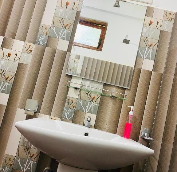 Deluxe Rum, Mount Breeze Ella