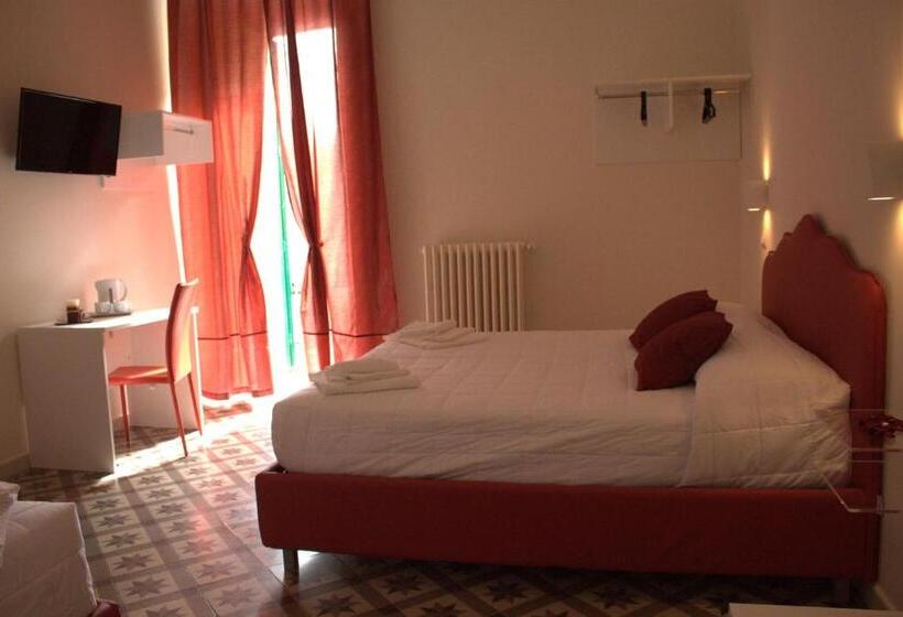 חדר סטנדרט לשלושה, Pietre E Sassi