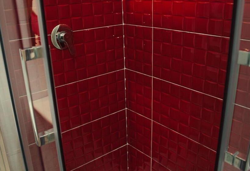 חדר סטנדרט לשלושה, Pietre E Sassi