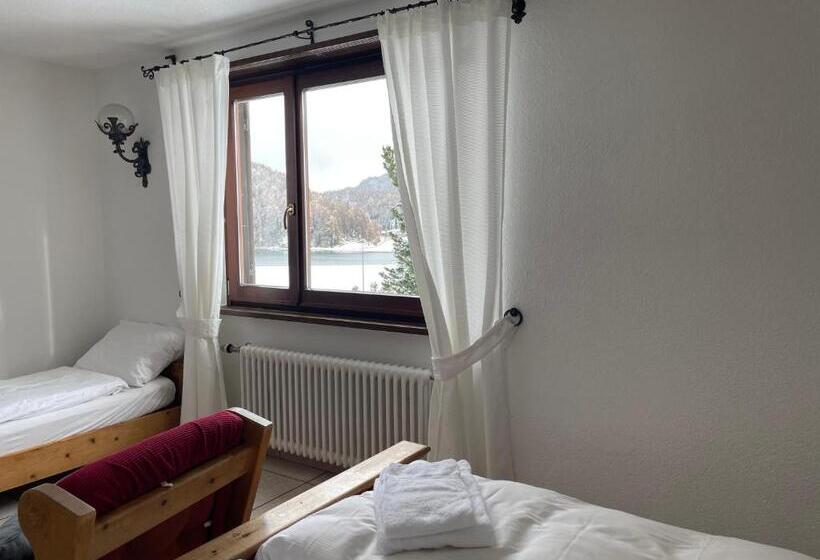 חדר סטנדרט לשלושה, Chesa Silva Silvaplana