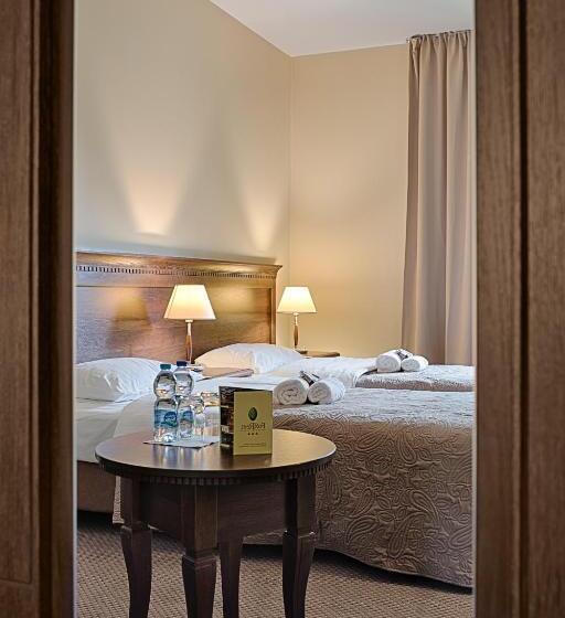 コンフォートルーム, Forrest Hotel & Restaurant