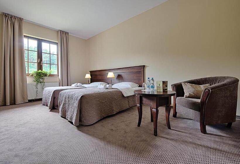 اتاق راحتی, Forrest Hotel & Restaurant