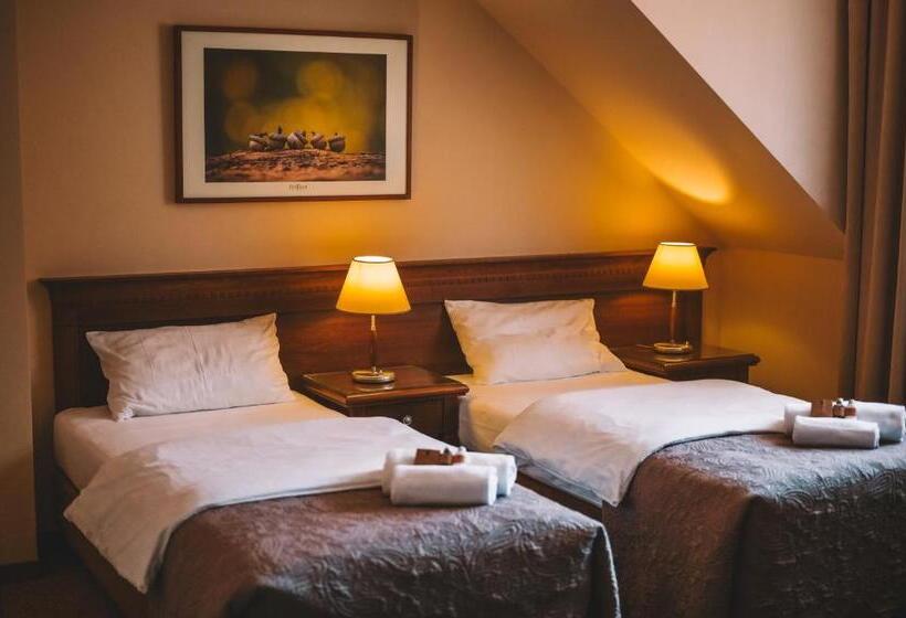 Номер Комфорт, Forrest Hotel & Restaurant