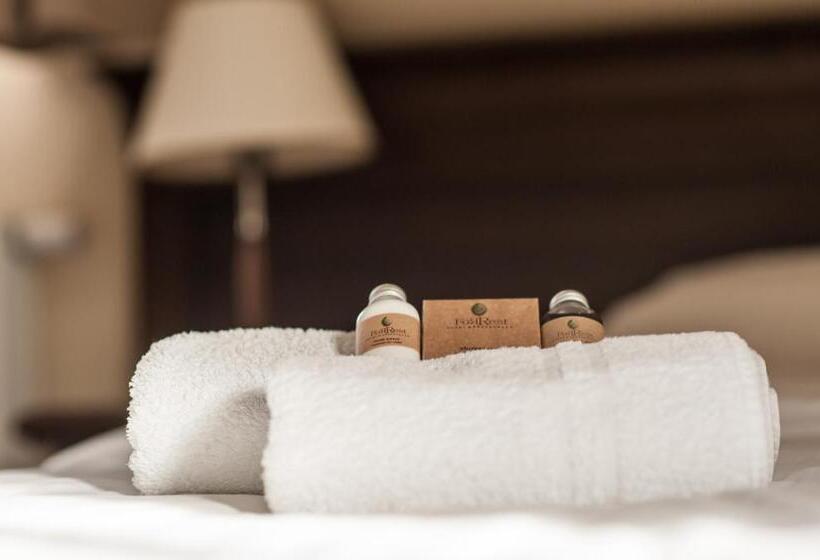 اتاق راحتی, Forrest Hotel & Restaurant