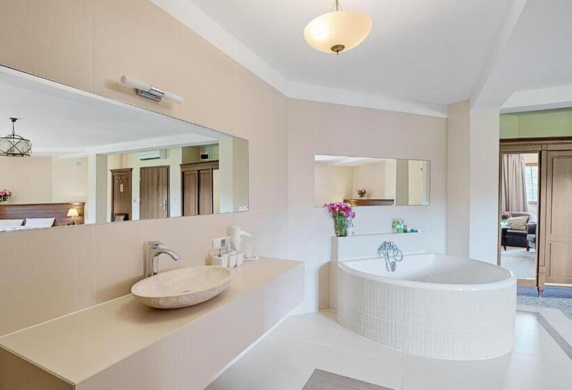 اتاق استاندارد, Forrest Hotel & Restaurant