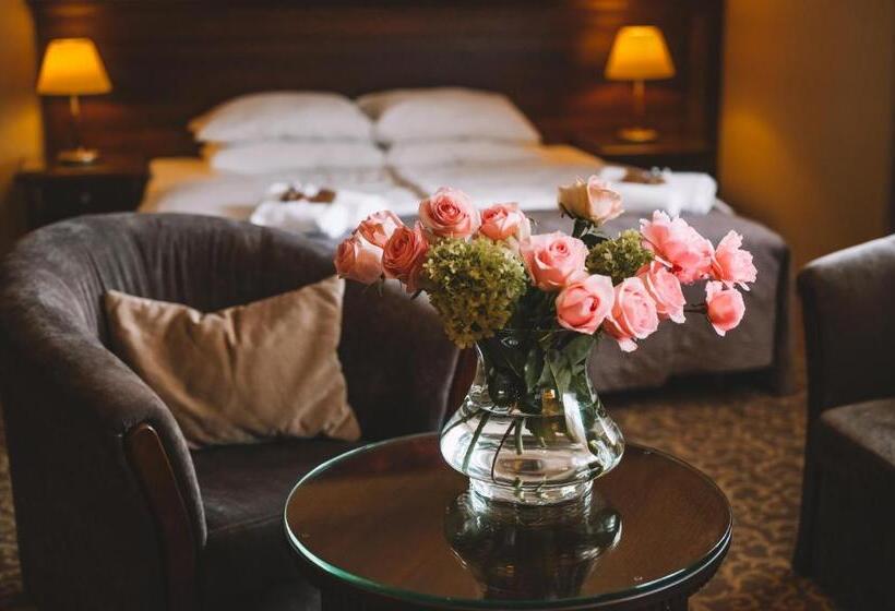 اتاق استاندارد, Forrest Hotel & Restaurant