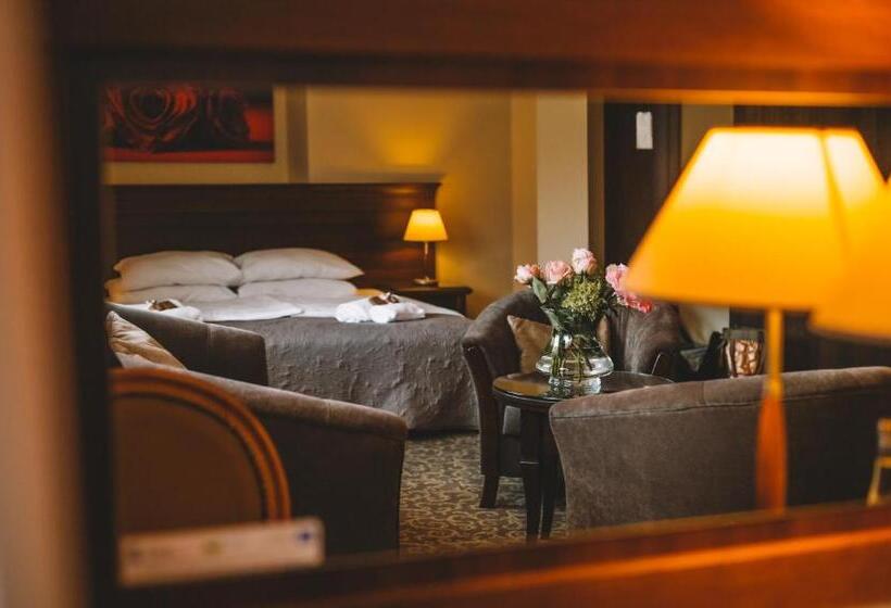Номер Стандарт, Forrest Hotel & Restaurant