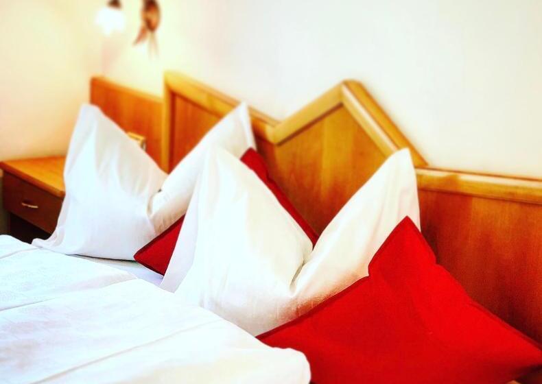 Номер Стандарт Вид на Горы, Bergkristall