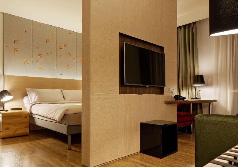 Люкс, Ibis Styles Jakarta Airport
