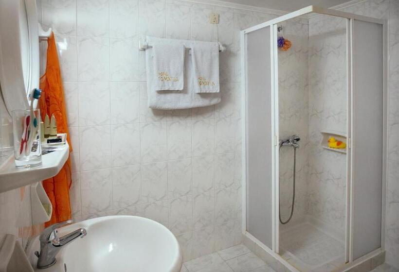 패밀리 룸, Ignatia