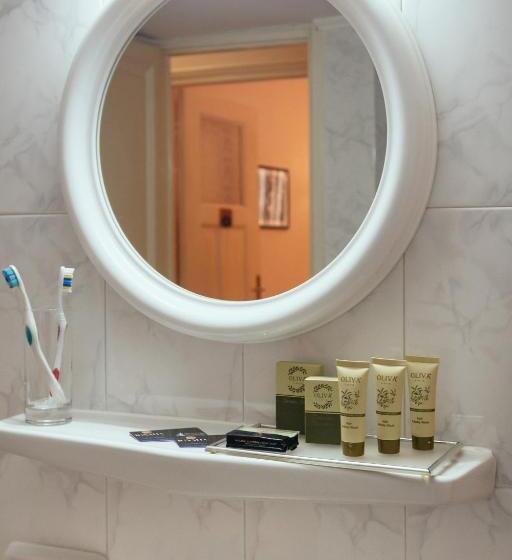 패밀리 룸, Ignatia