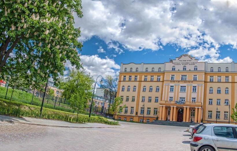 اتاق کلاسیک, Ilan