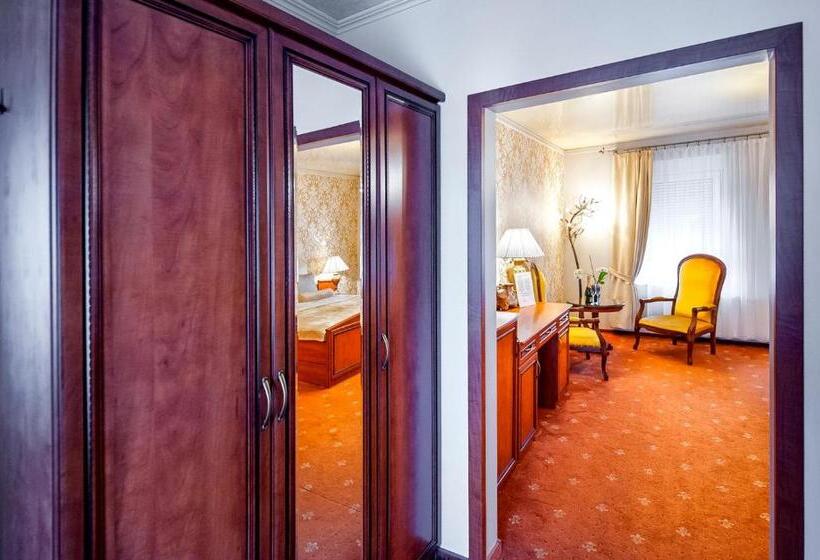 חדר דלוקס, Imperium