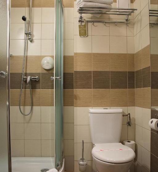 חדר בסיסי, Kompleks Dąbrówka