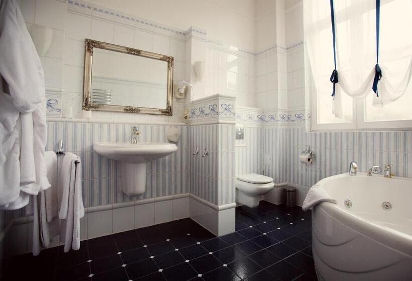 דירת חדר סופריור, Kompleks Dąbrówka