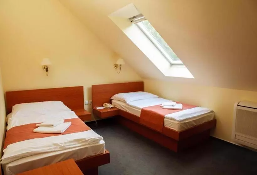 Sviitti, Lipa Hotel és étterem