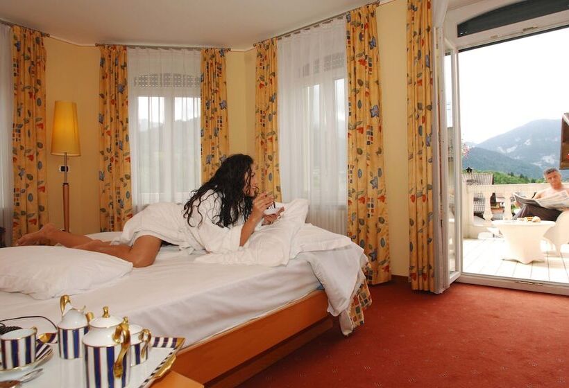 高级大房间, Luis