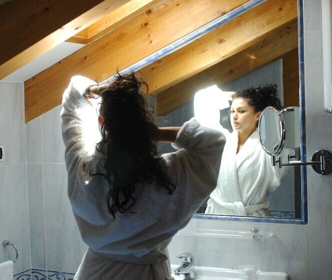 高级三人间, Luis