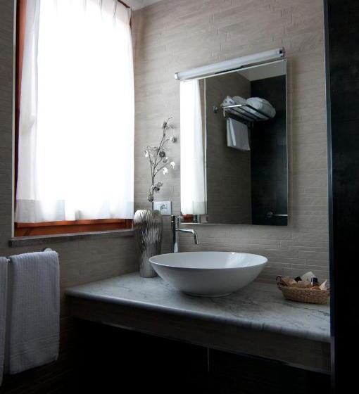 스탠다드 룸, Queen