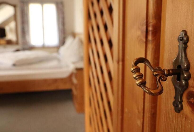 Номер Стандарт, Restaurant Rössli