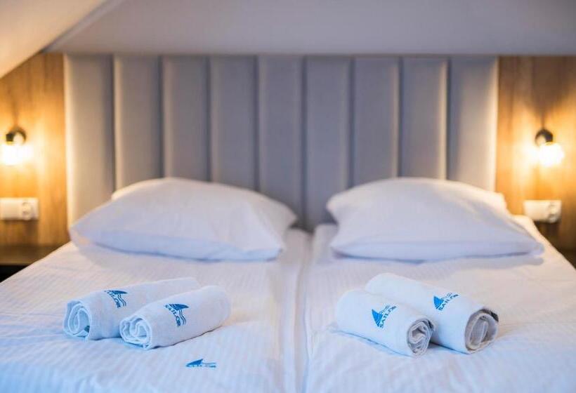 اتاق استاندارد سه نفره, Sailor łeba