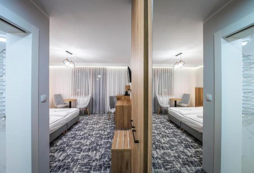 اتاق لوکس با بالکن, Sailor łeba