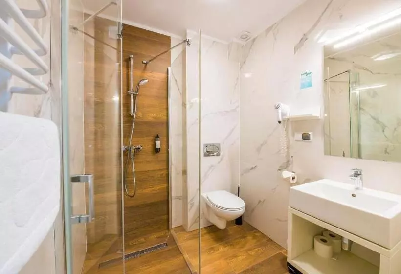 Deluxe Kolmen Hengen Huone, Sailor łeba
