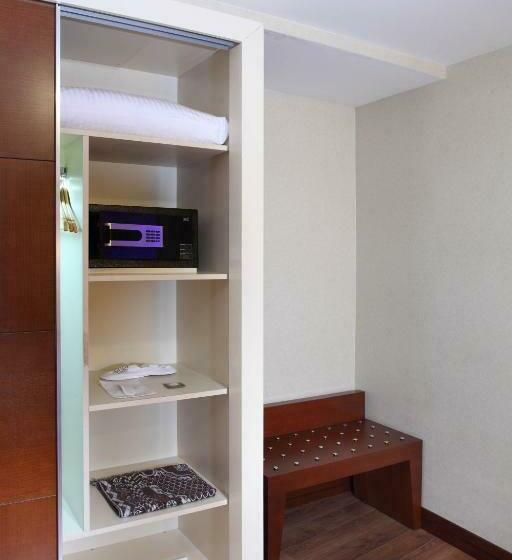 اتاق استاندارد, Senbayrak City