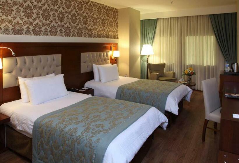 اتاق استاندارد, Senbayrak City